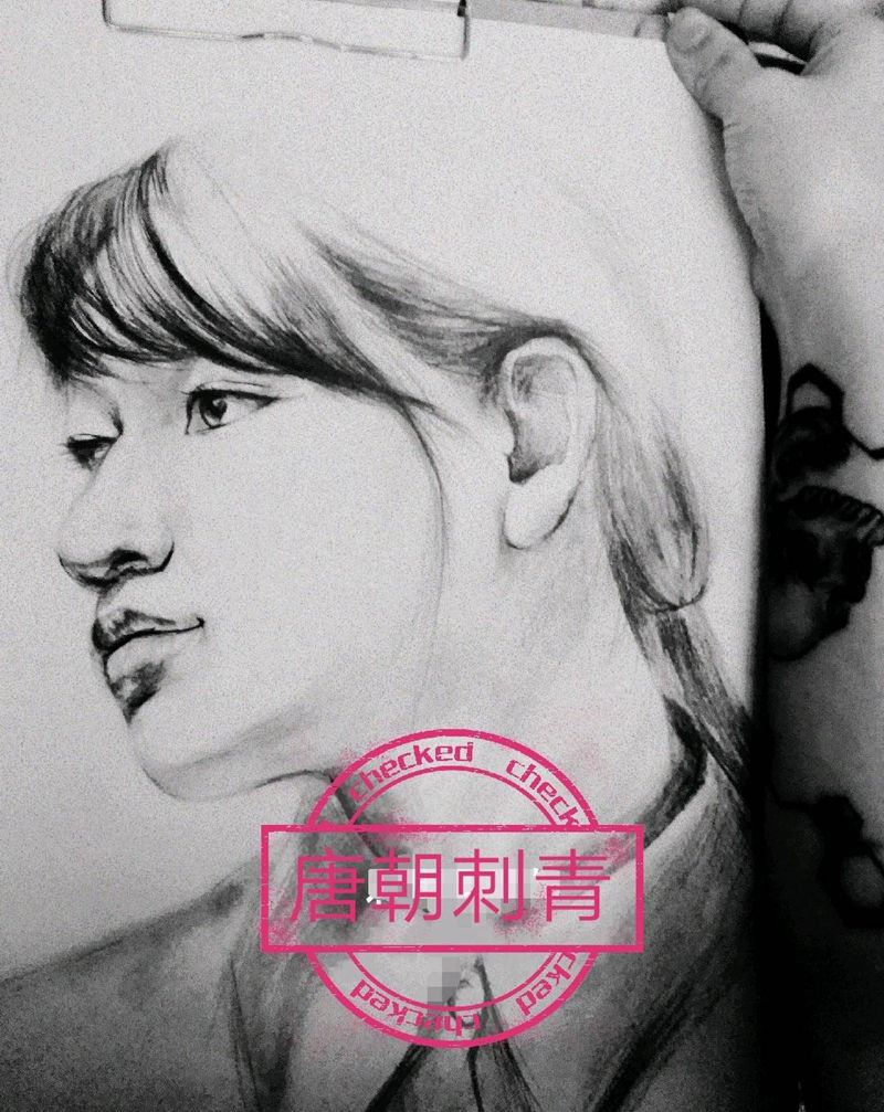 人物美女纹身图片