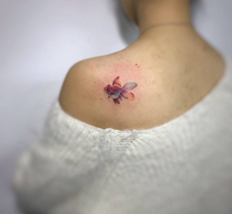 小金鱼纹身图片