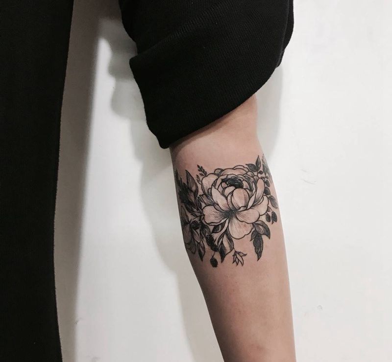 线描画覆盖疤痕纹身图片