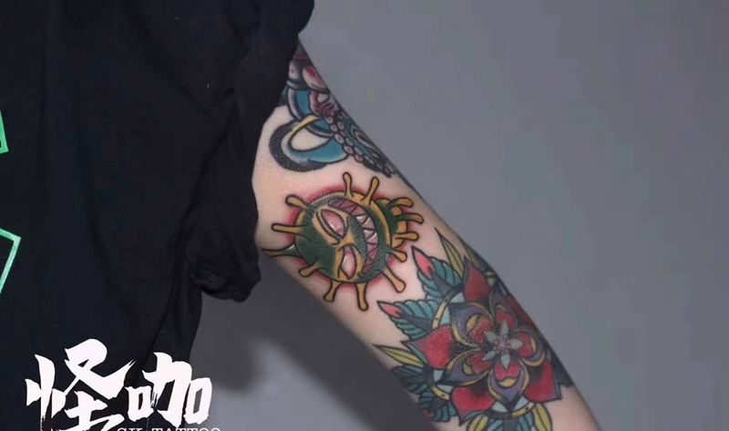 病毒纹身图片_手臂Old School梵花病菌纹身图案