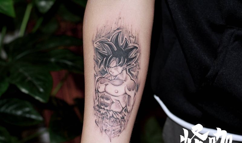 作品纹身图片_手臂点刺纹身图案