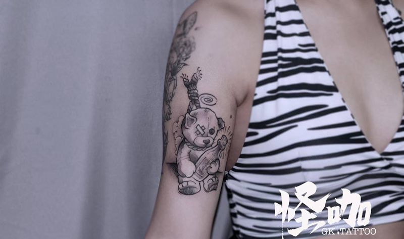 小熊纹身图片_手臂欧美写实纹身图案