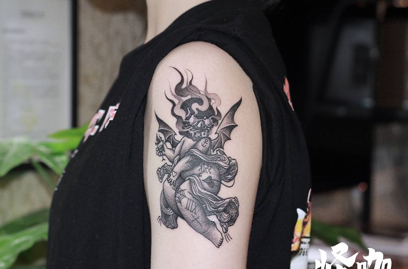 作品纹身图片_手臂点刺纹身图案