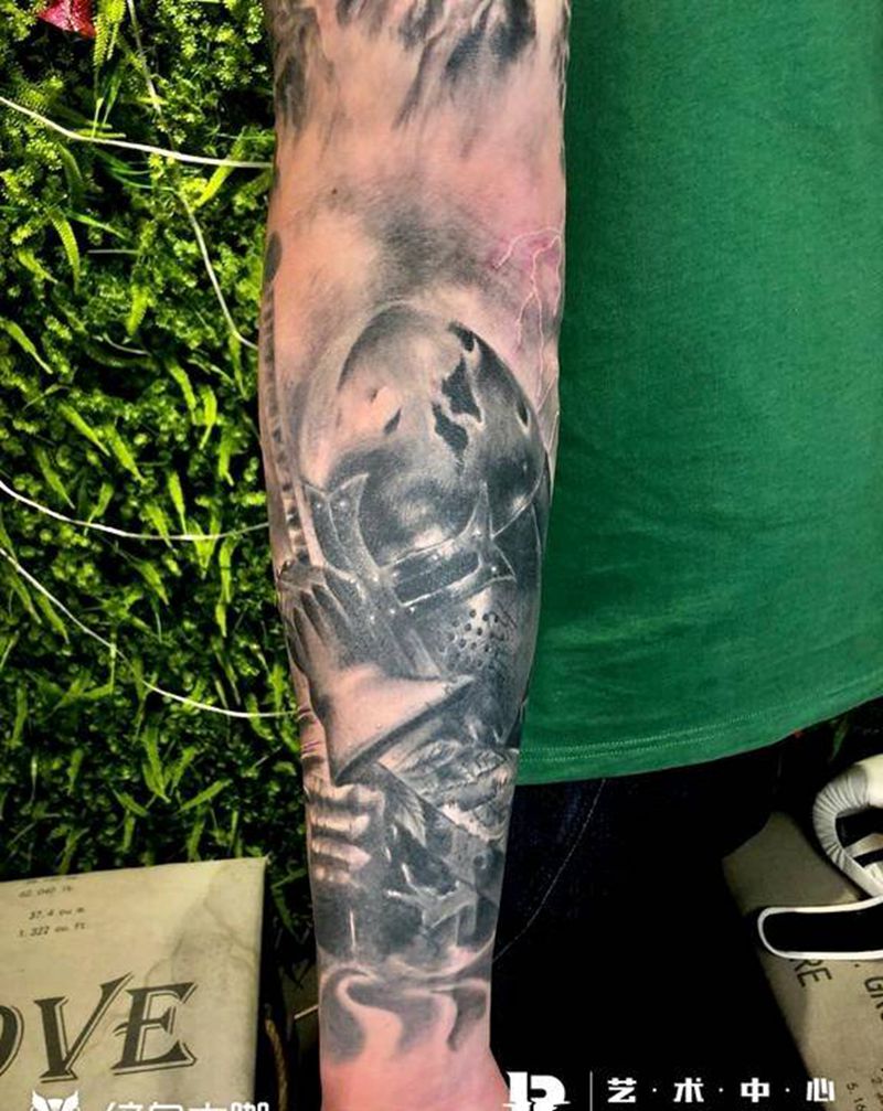 魔龙纹身图片_手臂欧美写实纹身图案