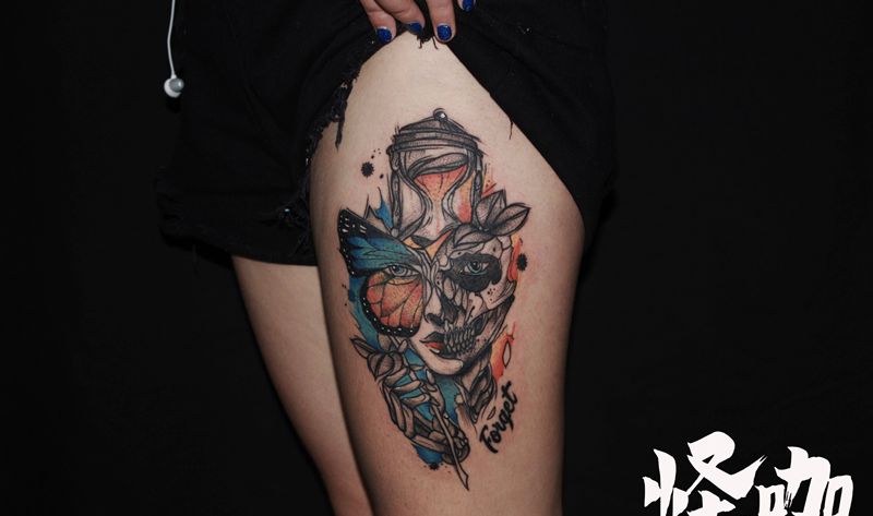 作品纹身图片_腿部点刺水彩纹身图案