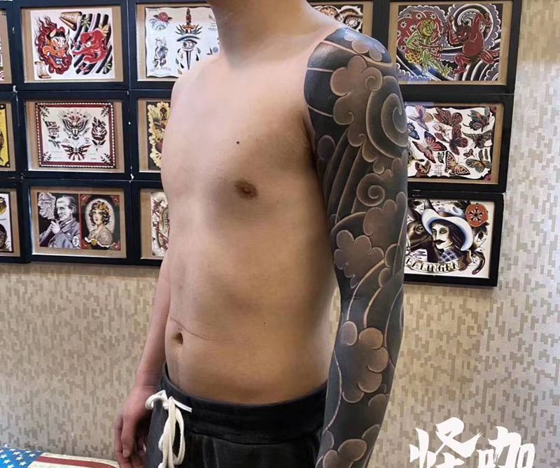 作品纹身图片_手臂老传统纹身图案