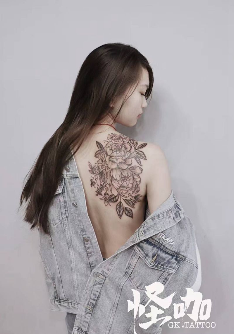 素花纹身图片_背部纹身图案