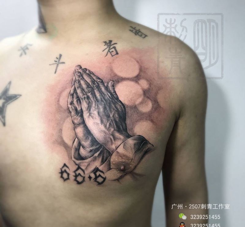 祈祷之手纹身图片