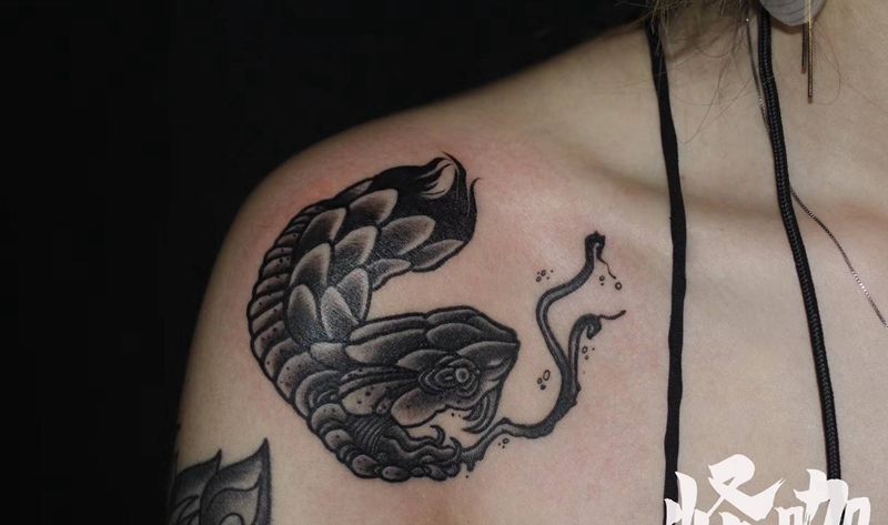 作品纹身图片_肩部Old School纹身图案