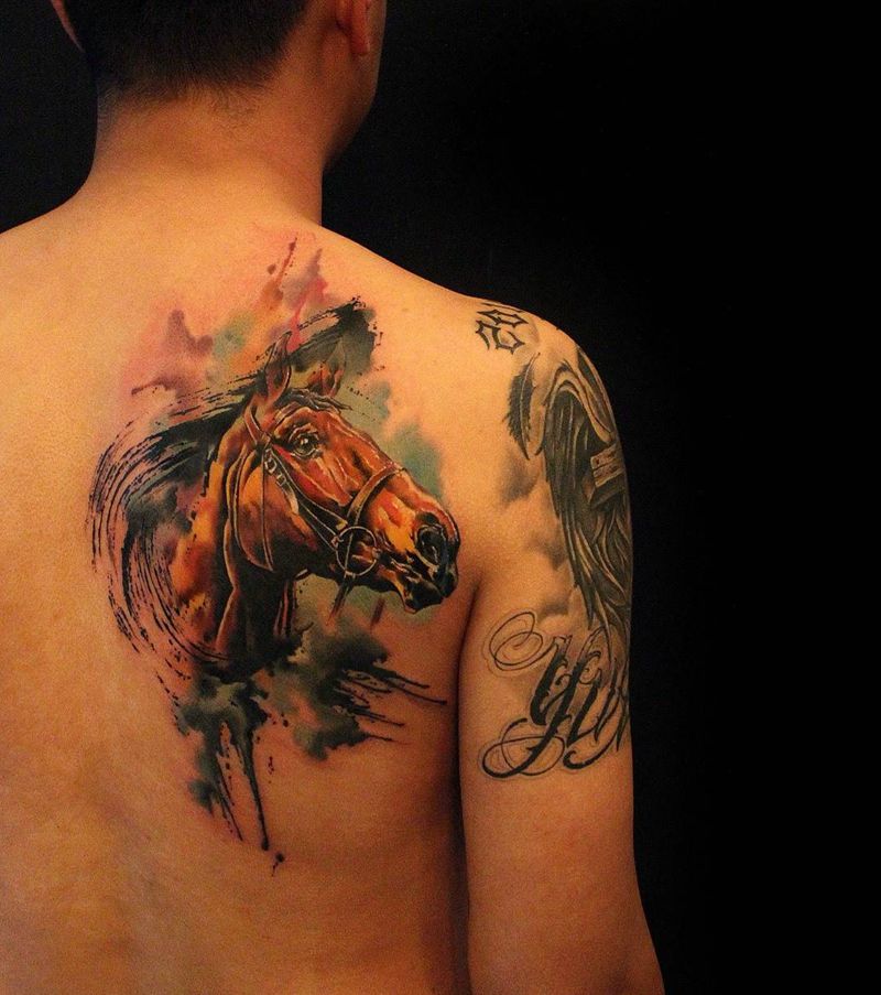 马纹身图片_成品背部清新原创动物纹身图案