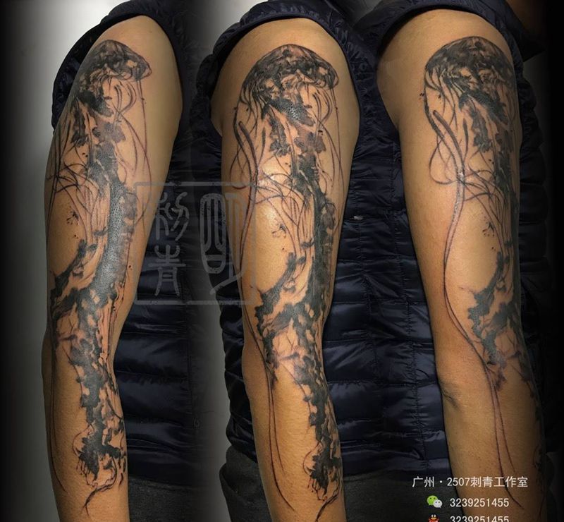 水墨水母纹身图片