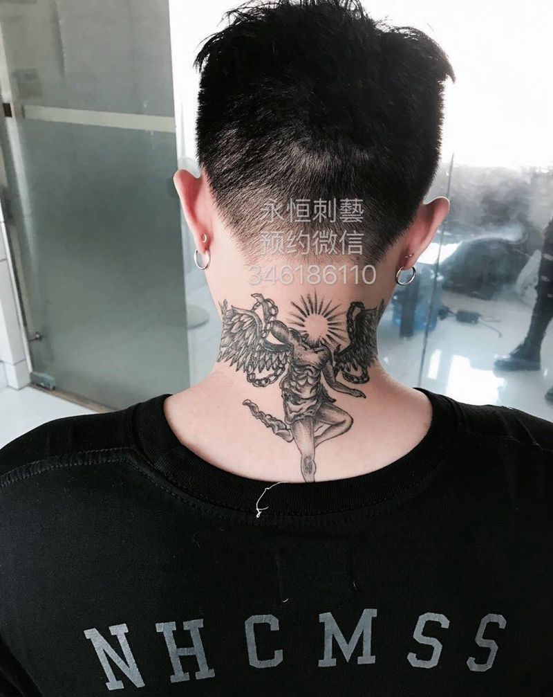 恢复后天使纹身图片_成品颈部欧美人物纹身图案