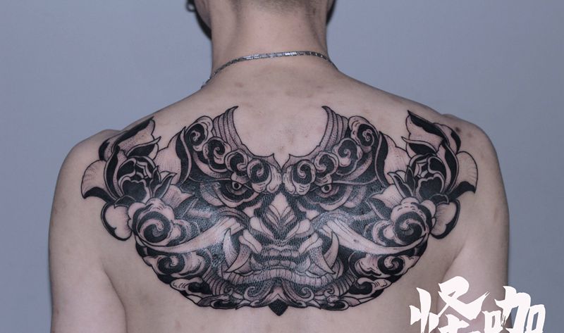 作品纹身图片_背部老传统半背牡丹纹身图案