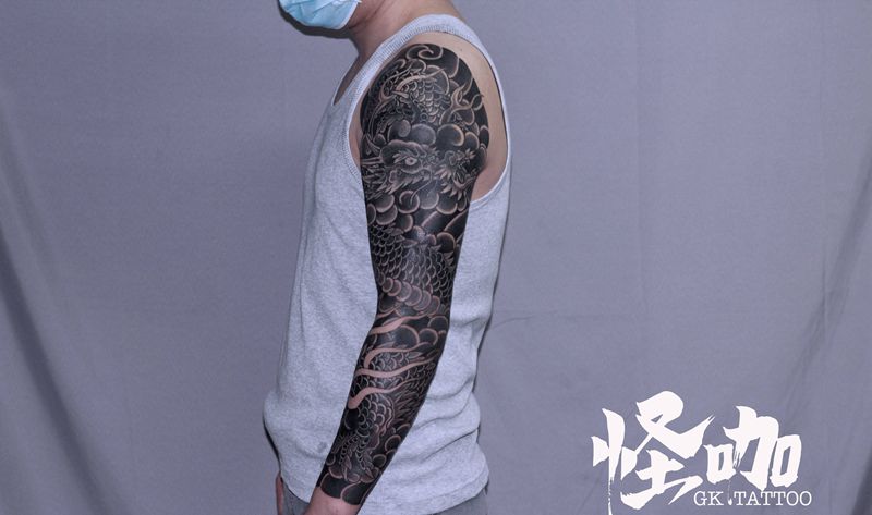 作品纹身图片_手臂老传统纹身图案