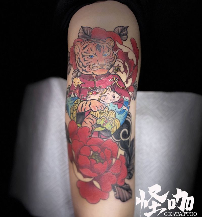 老虎老鼠纹身图片_手臂腿部新传统New School牡丹纹身图案