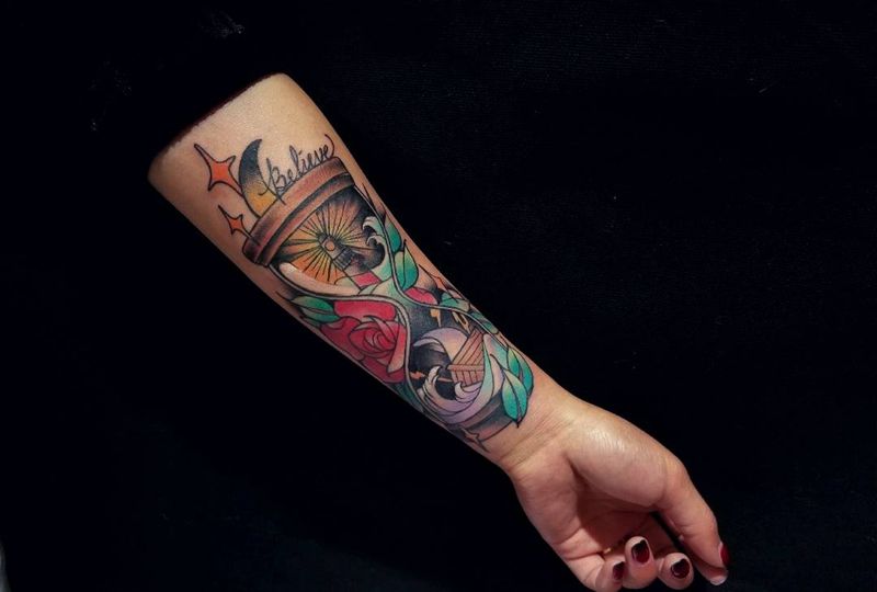 灯塔 沙漏纹身图片_手臂腿部手部欧美静物情侣成品纹身图案