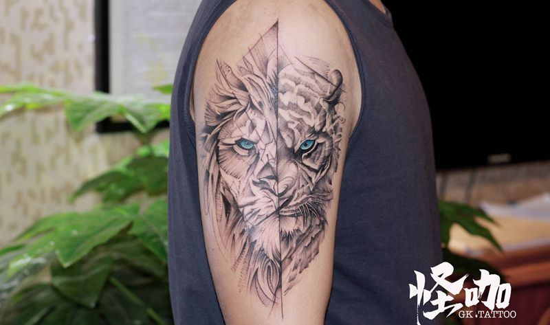 作品纹身图片_手臂点刺纹身图案