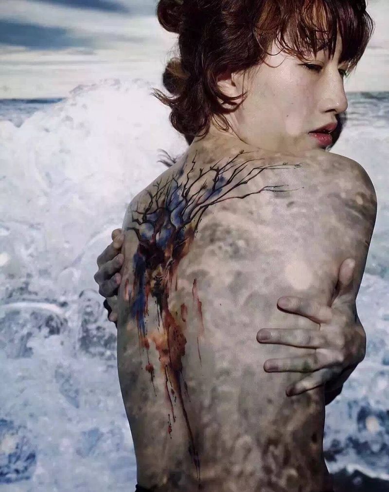 客户纹身买家秀纹身图片_背部水彩水墨纹身图案