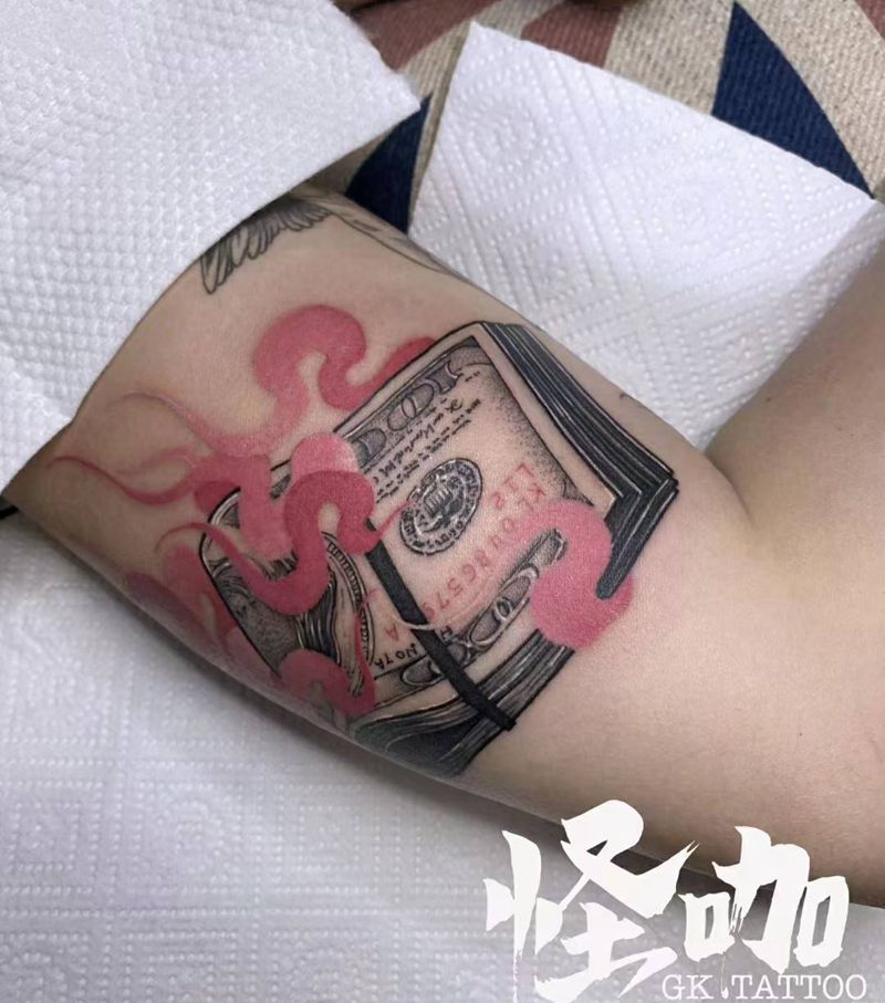 美金纹身图片_手部手臂欧美写实New School纹身图案