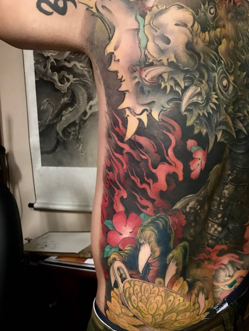 遮盖作品纹身图片_背部传统动物纹身图案