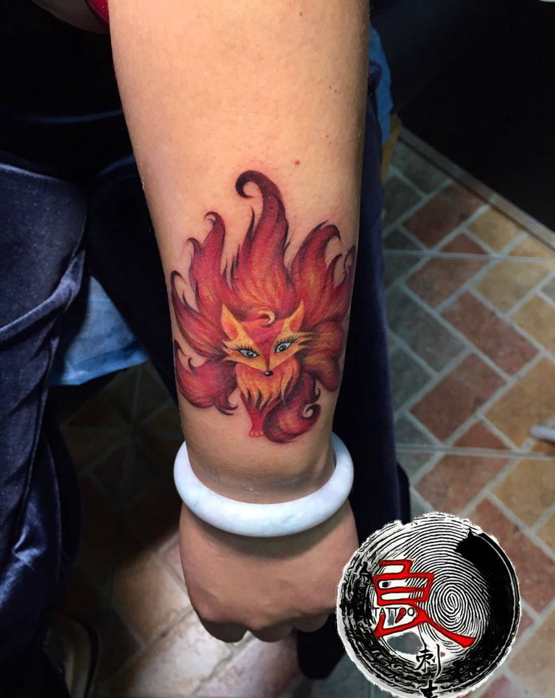 九尾狐纹身图片_手臂新传统纹身图案