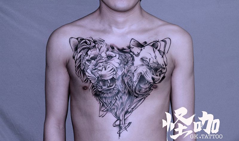 作品纹身图片_胸部点刺纹身图案