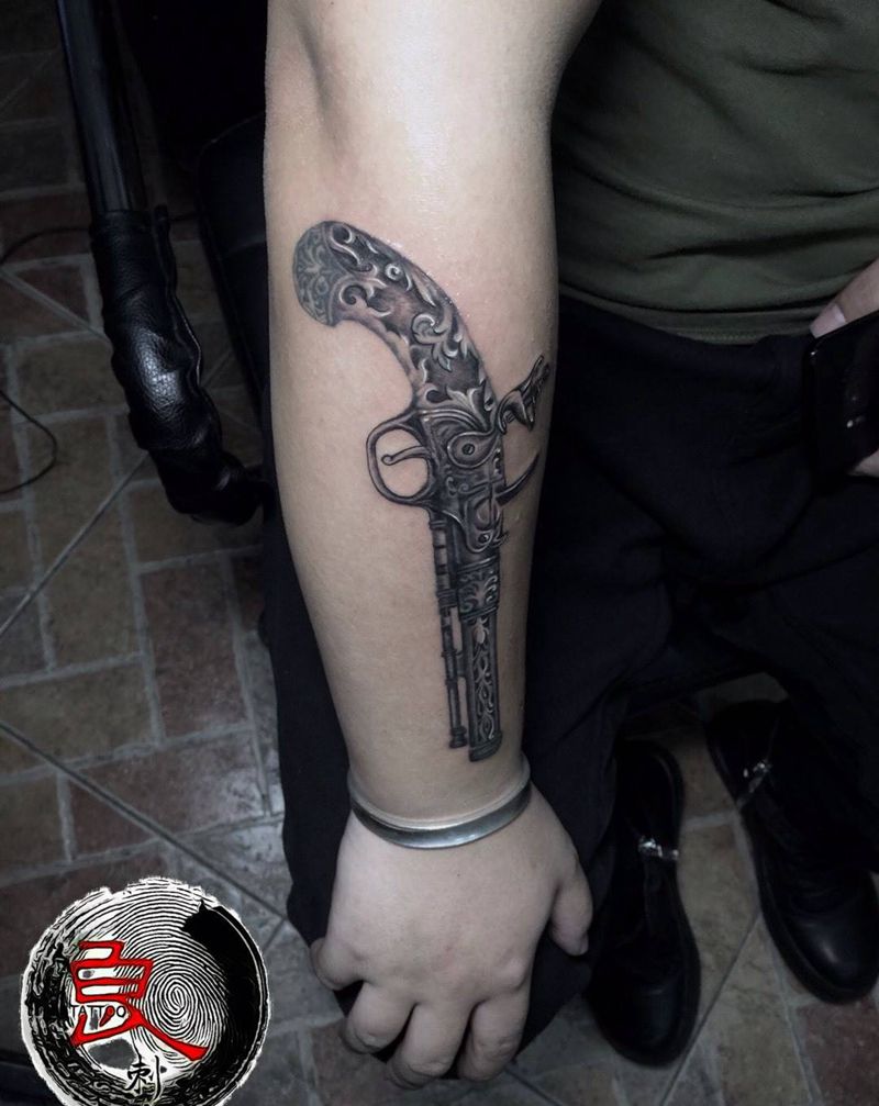 枪纹身图片