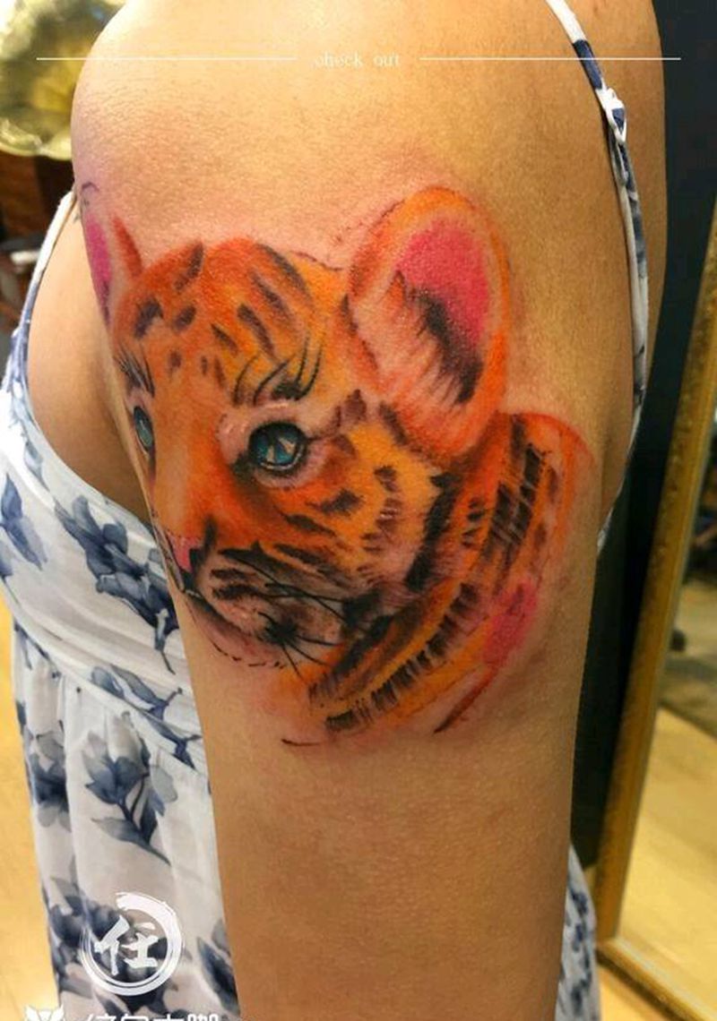 小老虎纹身图片_手臂水彩纹身图案