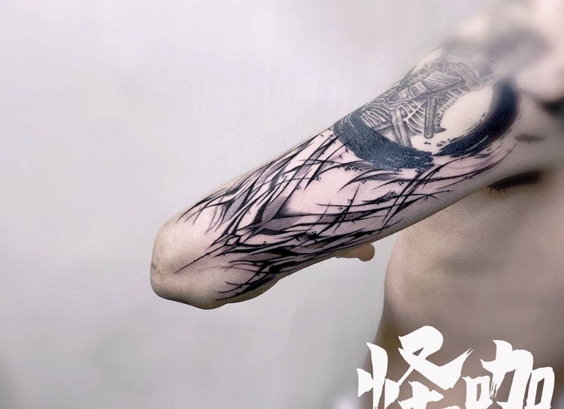 花体字纹身图片_手臂花体字纹身图案