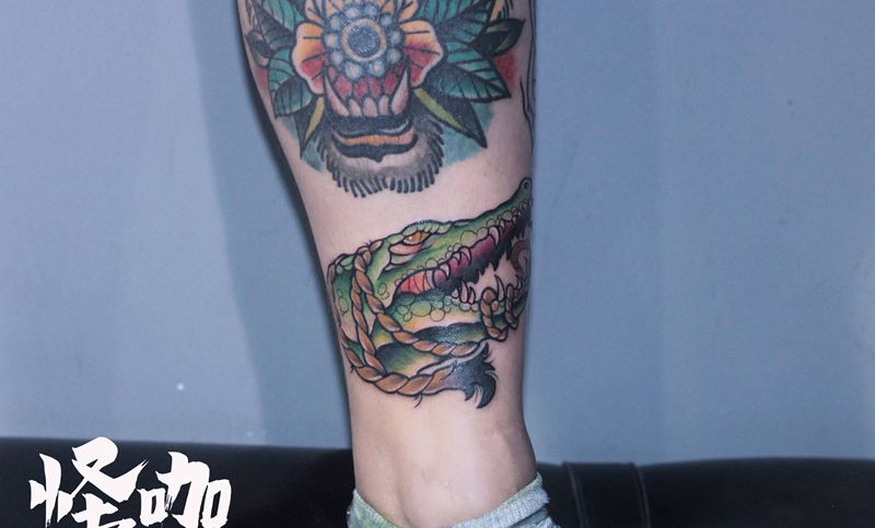 鳄鱼纹身图片_腿部纹身图案