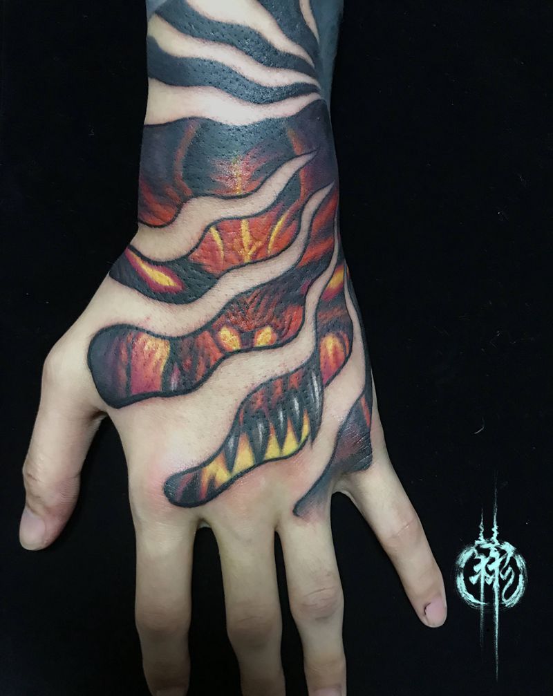 恶魔纹身图片_手部新传统水彩纹身图案