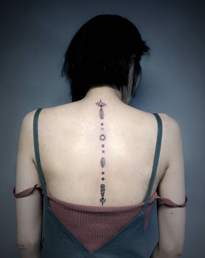 小清新纹身图片_背部纹身图案