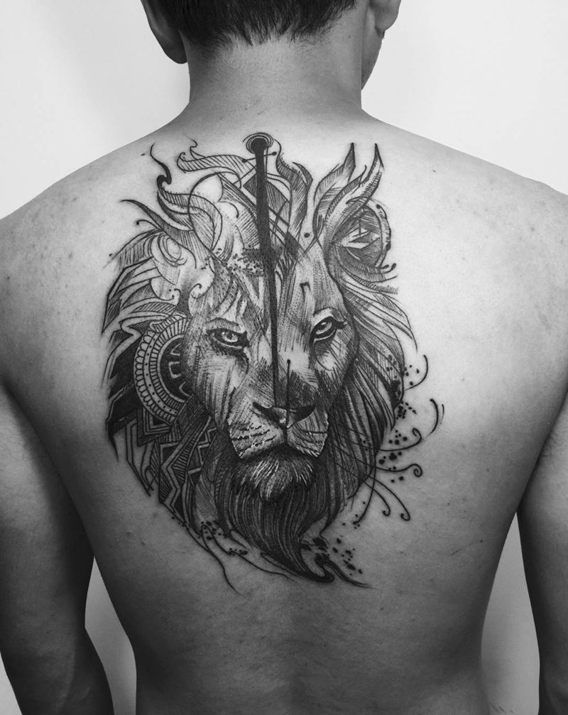 狮纹身图片_成品背部动物纹身图案