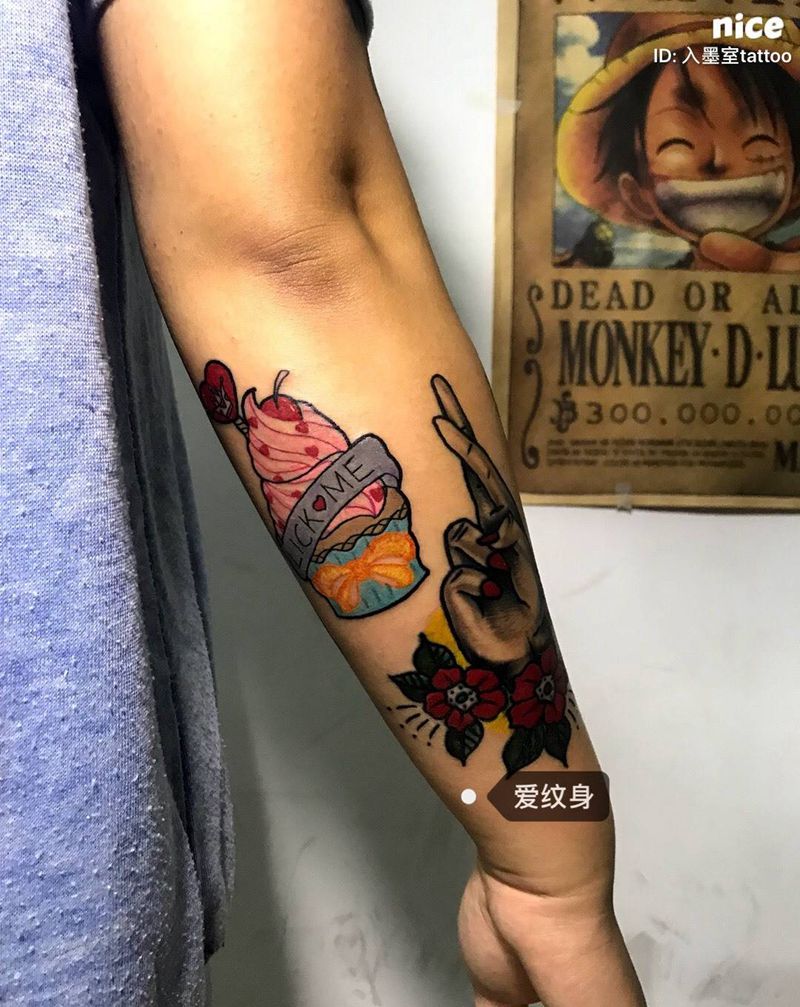 school 包小臂纹身图片