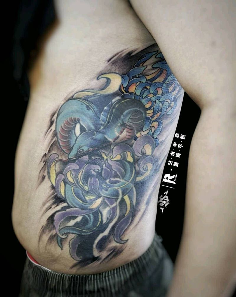 修改图，纹身图片_腰部新传统菊花蛇传统纹身图案
