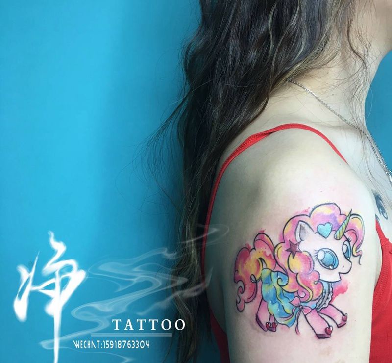 独角兽纹身图片_成品手臂清新欧美贴纸原创水彩花臂字符动物纹身图案