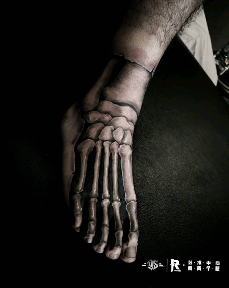 昨日工作，《皮囊之下》纹身图片_腿部欧美写实骨骼骷髅纹身图案