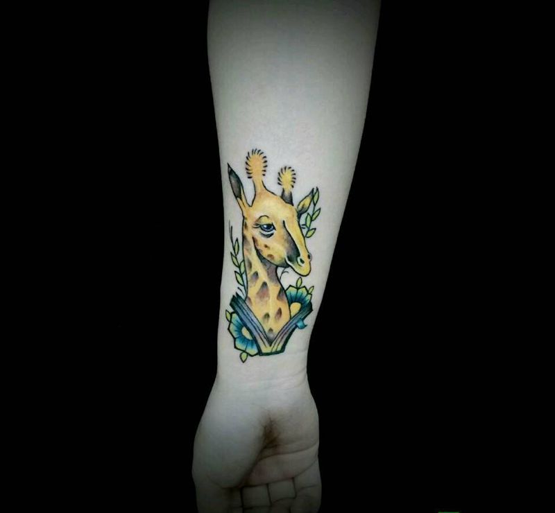 长颈鹿纹身图片_欧美清新动物成品纹身图案