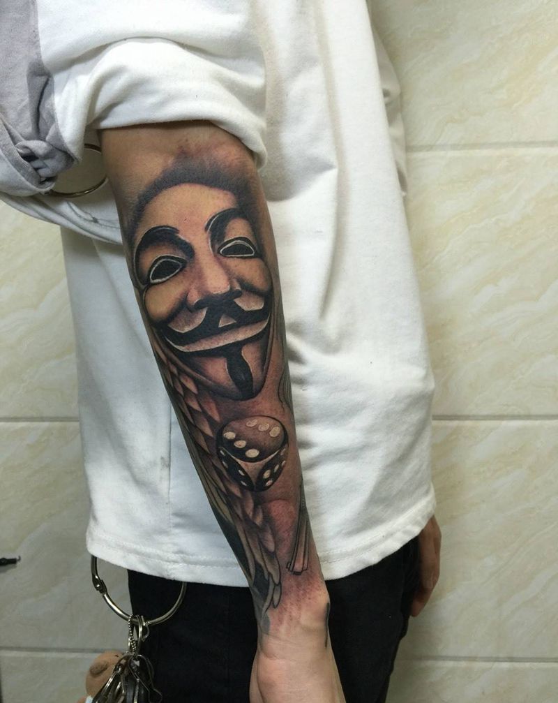V面具纹身图片_成品手臂欧美人物原创纹身图案
