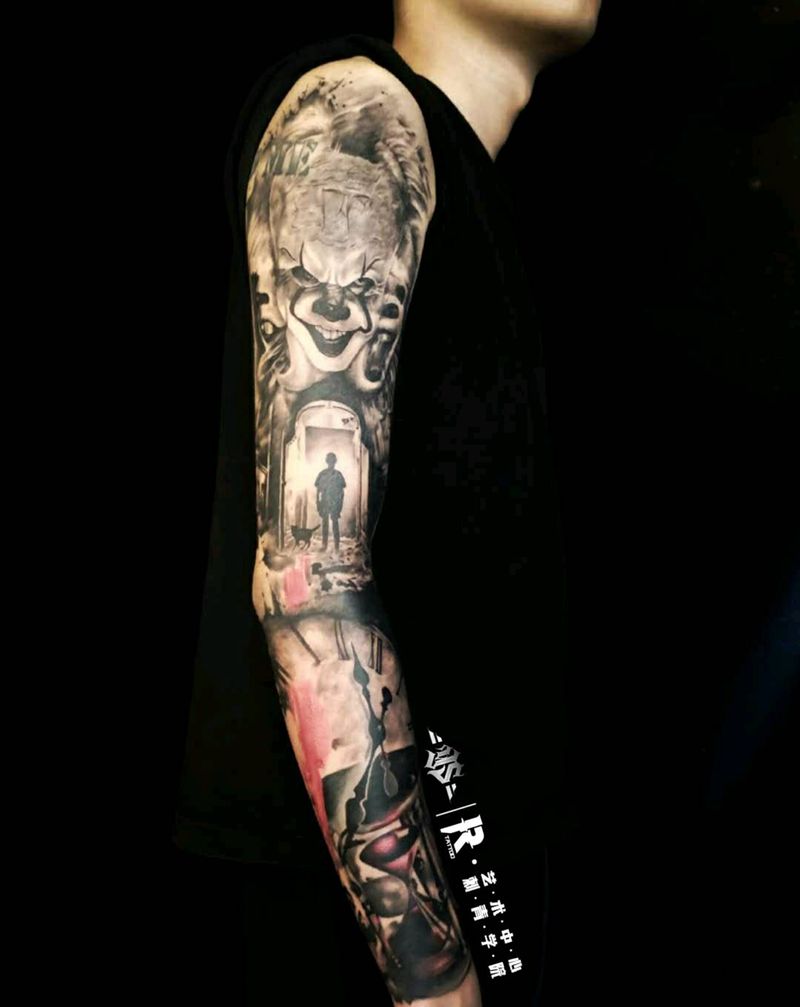 花臂未完待续纹身图片_手臂欧美写实小丑沙漏泼墨纹身图案