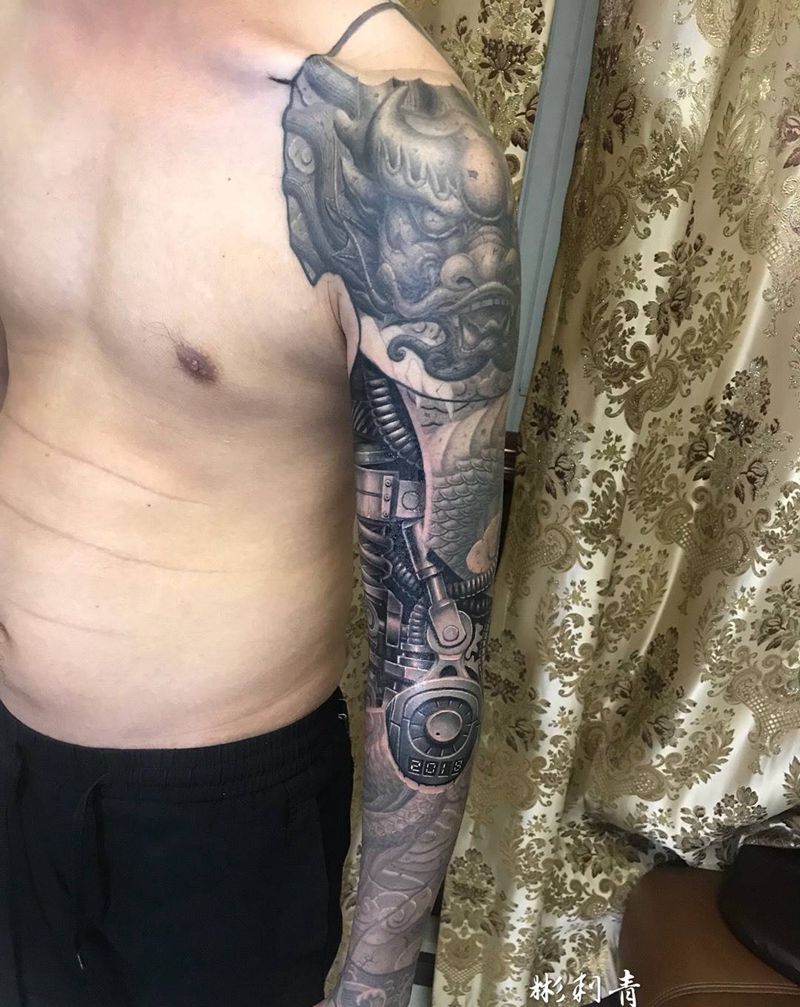 雕龙臂纹身图片