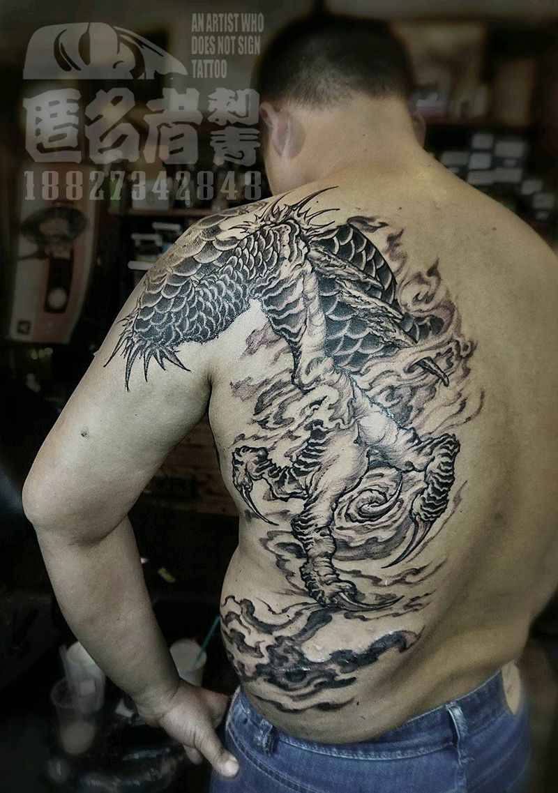 肉肉龙纹身图片_肩部胸部背部传统国画动物原创成品纹身图案