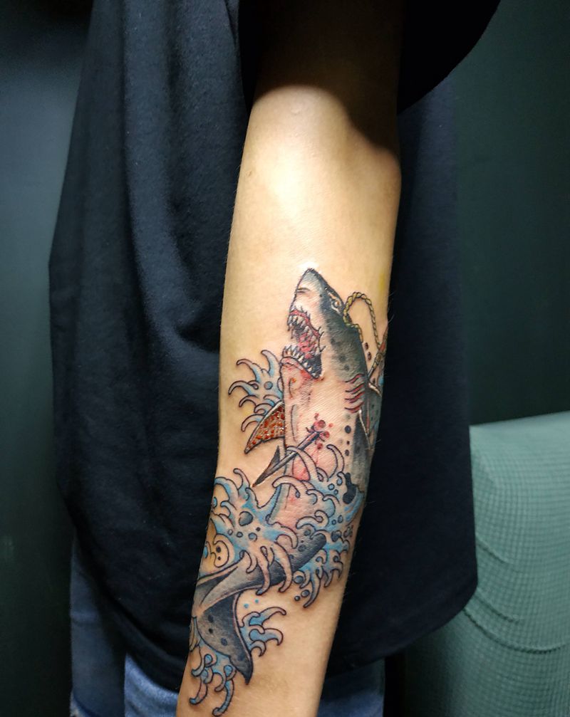 大鲨鱼纹身图片_手臂欧美写实New School纹身图案