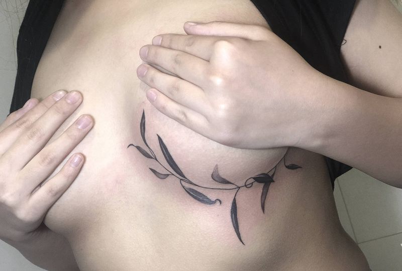 小fafa纹身图片_胸部纹身图案