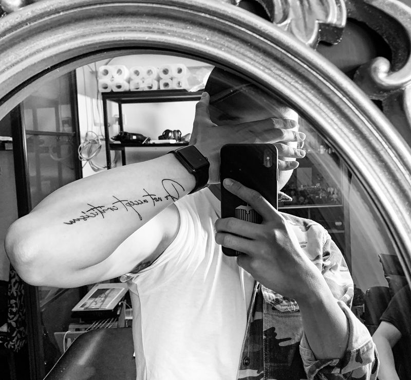 英文纹身图片_手臂花体字纹身图案