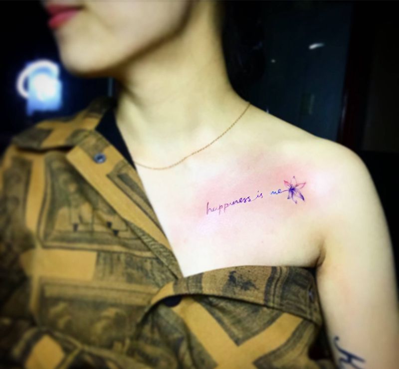 彩色小字母纹身图片_肩部水彩纹身图案