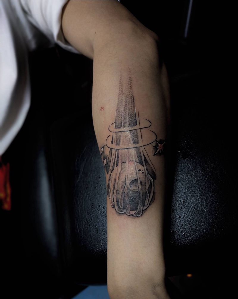 大陨石纹身图片_手臂Old School纹身图案