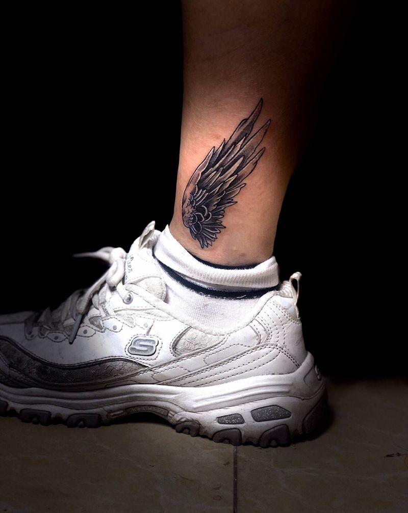 广州地区特价优惠。纹身图片_腿部欧美写实纹身图案