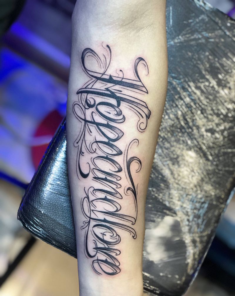 Hope and Love纹身图片_手臂花体字纹身图案