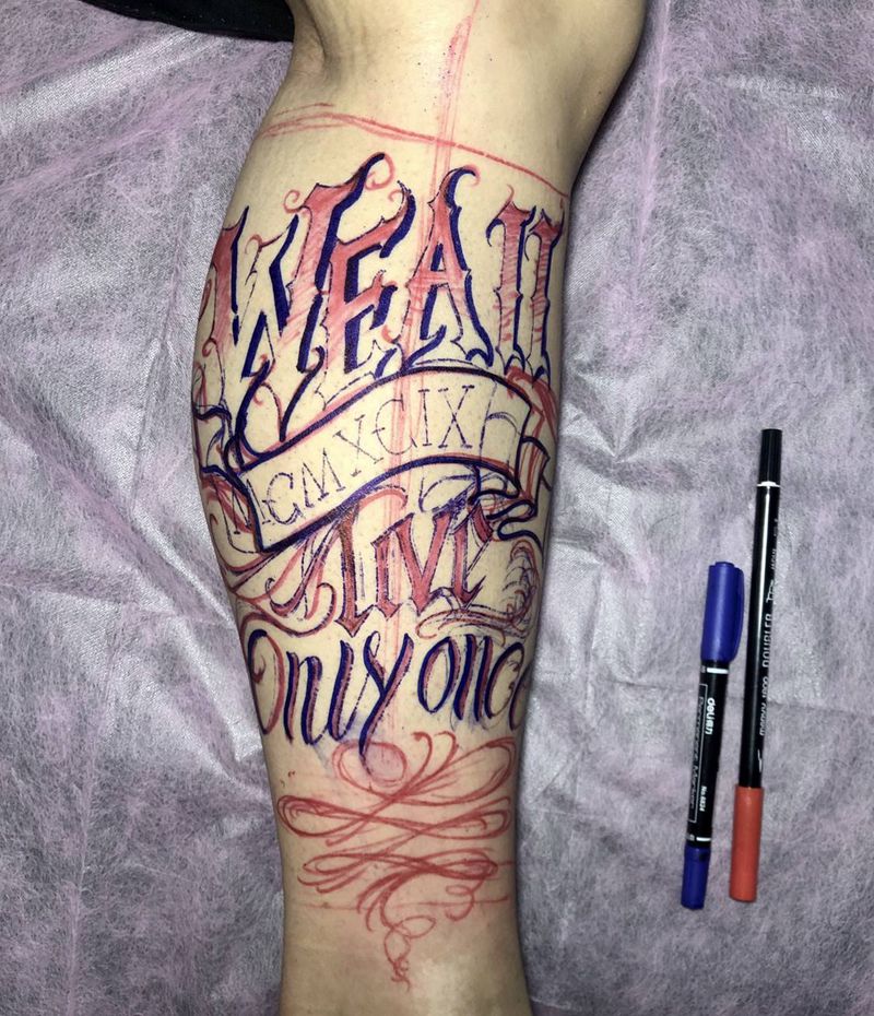 花体字纹身图片_脚部花体字纹身图案